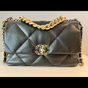 New in box authentic Chanel 19 large flap bag black 21B